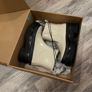 NWT Chooka Rain Boots